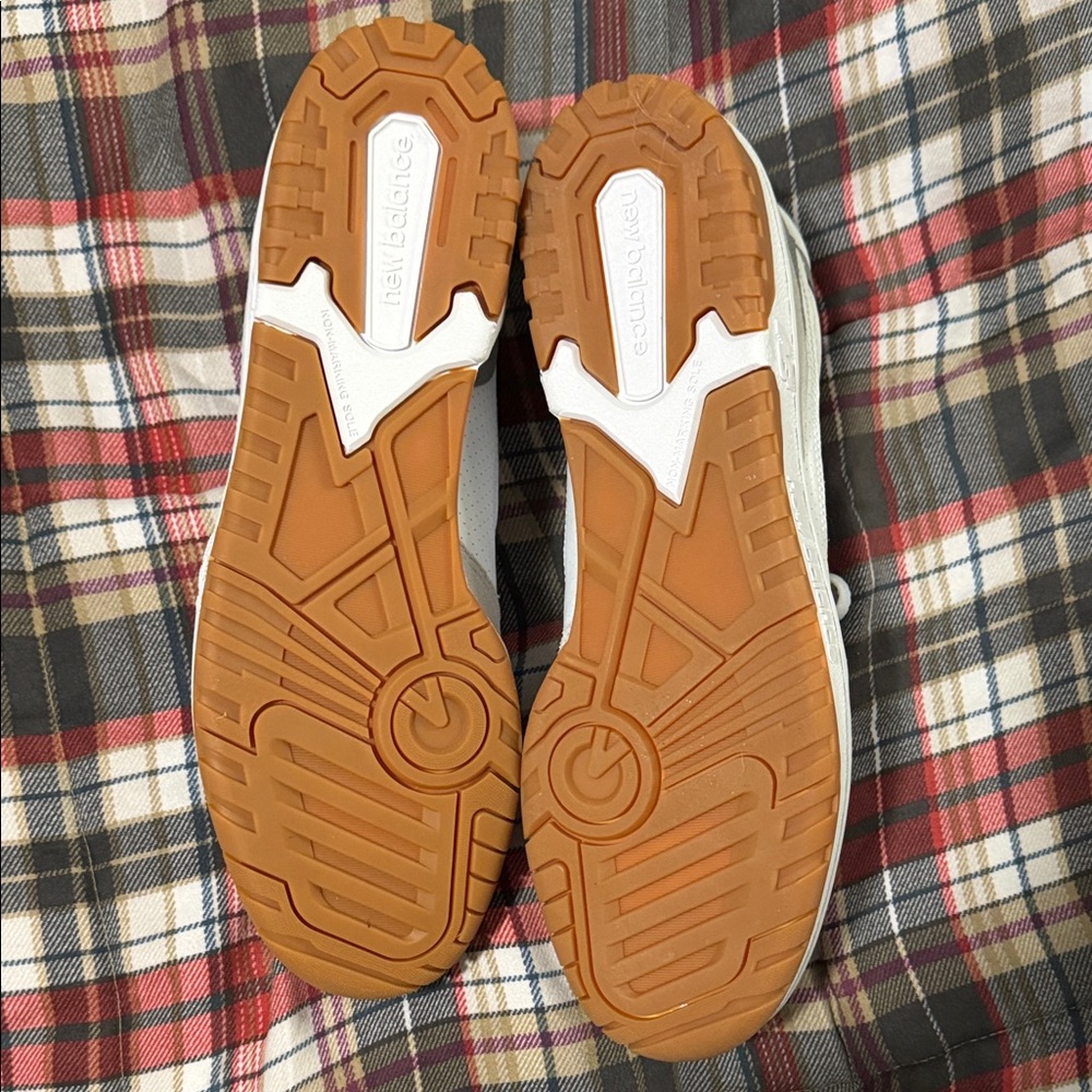 NEW BALANCE 550 NWOT - Picture 3 of 5